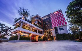 D11 Hotel